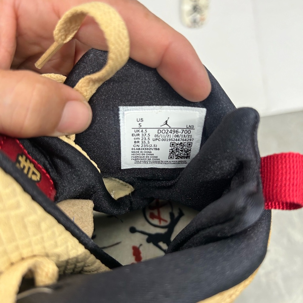Air Jordan 8 Retro SE Black Samurai (*5us-37.5eu*) - Picture 7 of 7